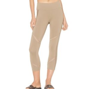 ALO Yoga Continuity Capri Legging I’m Gravel XXS